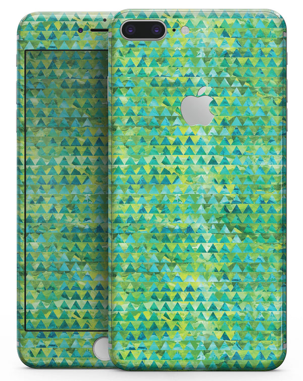 Green Textured Triangle Pattern - Skin-kit for the iPhone 8 or 8 Plus
