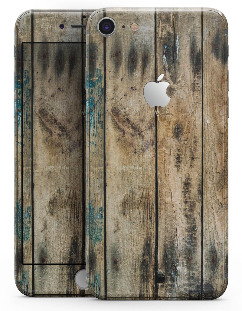 Horizontal Planks with Chipped Blue - Skin-kit for the iPhone 8 or 8 Plus