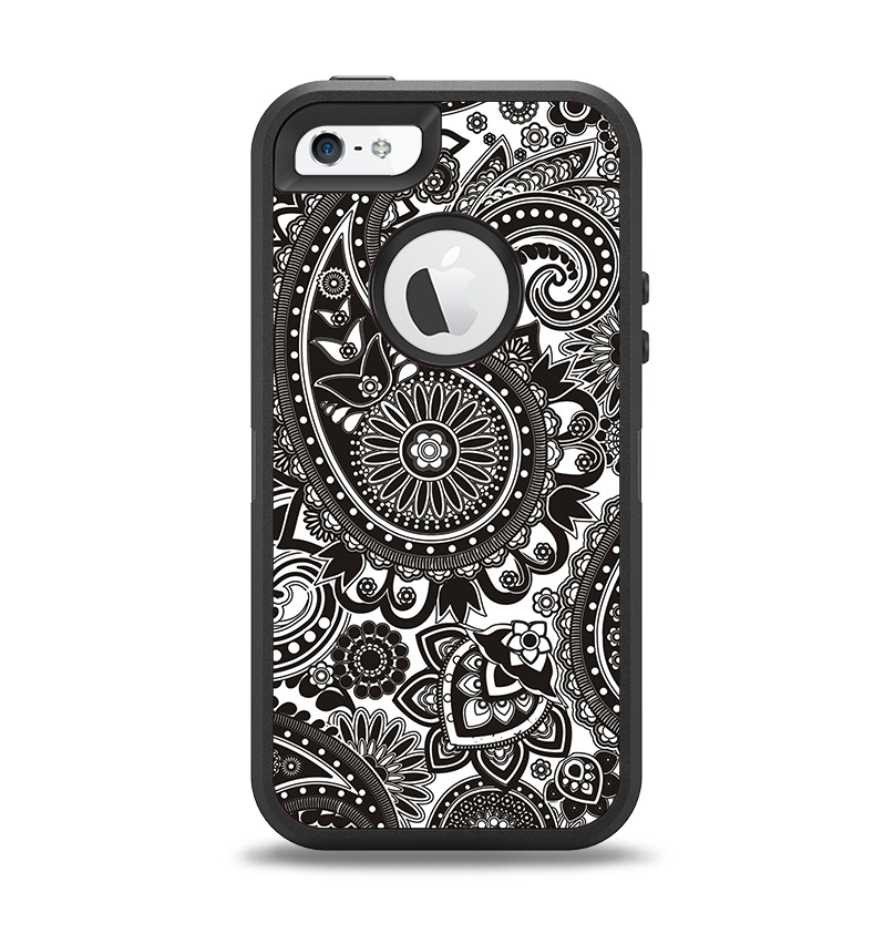 The Black & White Paisley Pattern V1 Apple iPhone 5-5s Otterbox Defender Case Skin Set