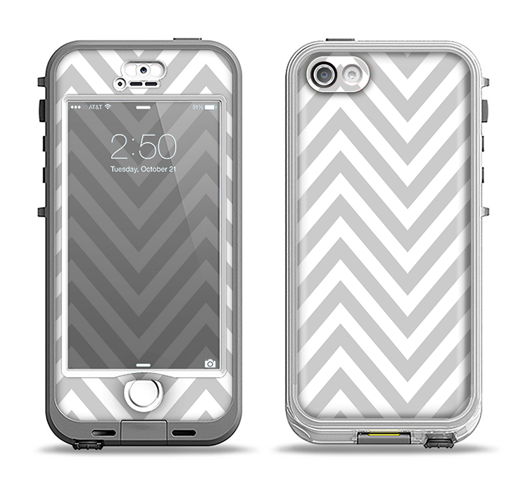 The Gray & White Sharp Chevron Pattern Apple iPhone 5-5s LifeProof Nuud Case Skin Set