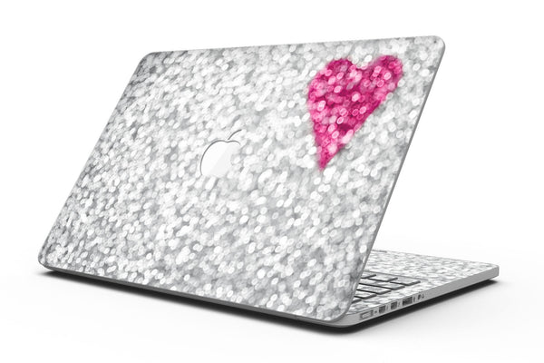 Unfocused_Heart_Glimmer_-_13_MacBook_Pro_-_V1.jpg